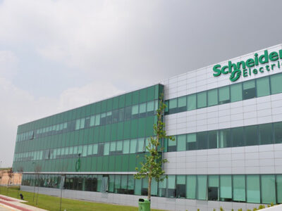 Schneider Electric Turkiye Sarj Istasyonu Kurulumu Icin Fullcharger Ile Is Birligi Anlasmasi Imzaladi